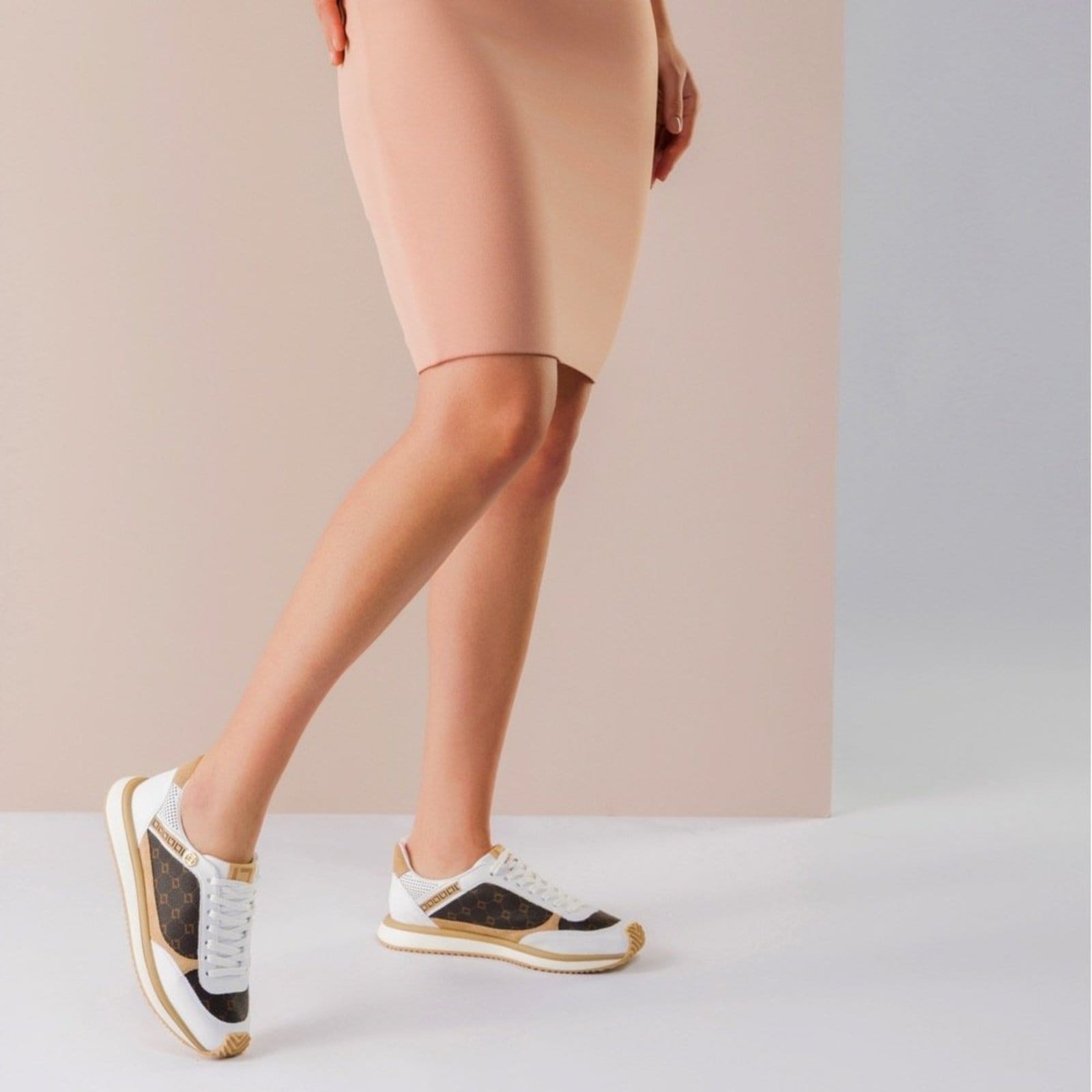 Vista 2 Tênis Monograma Luz da Lua - 80810003 Luz Da Lua Luz Da Lua branco