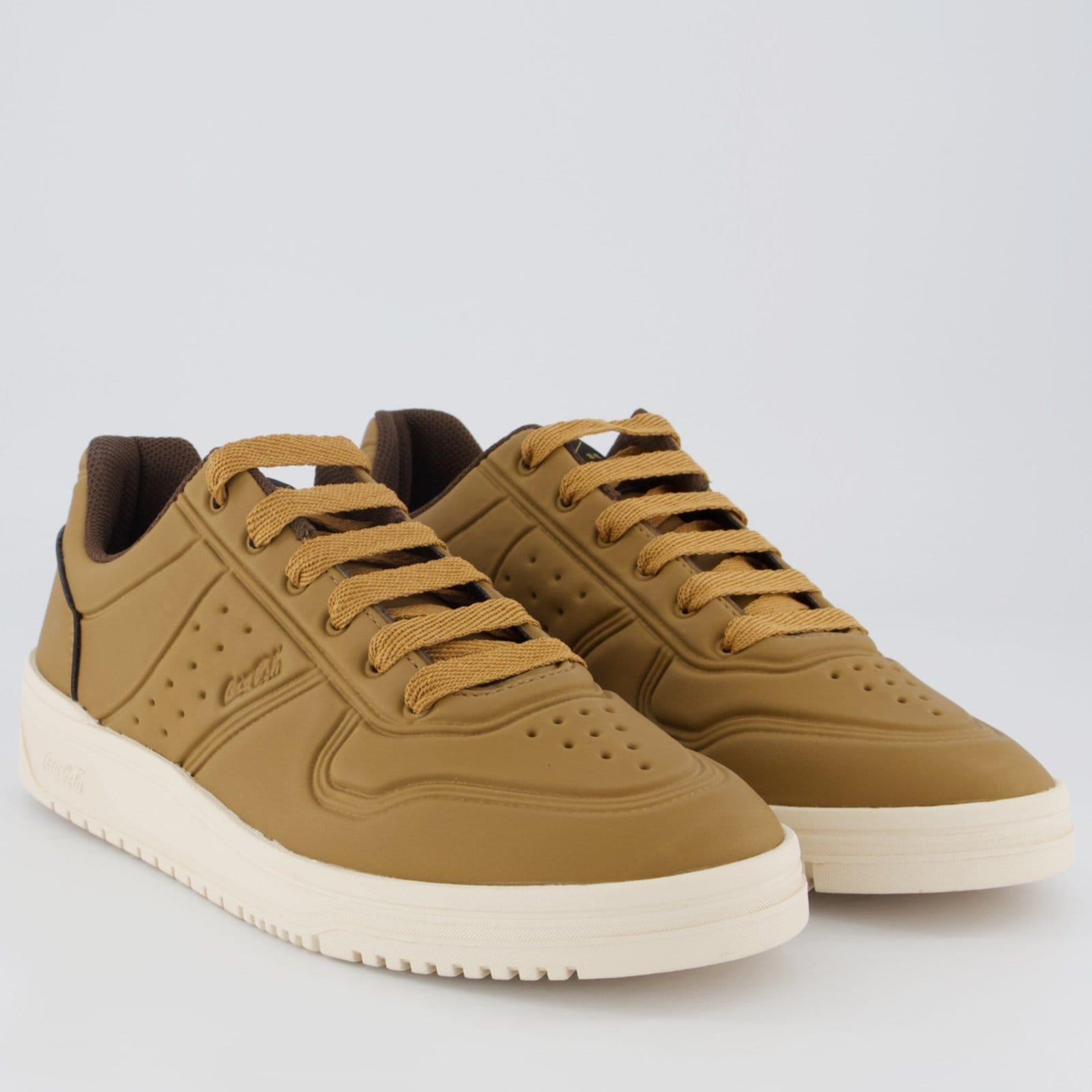 Vista 2 Tênis Coca Cola March Contact Caramelo Coca-Cola marrom