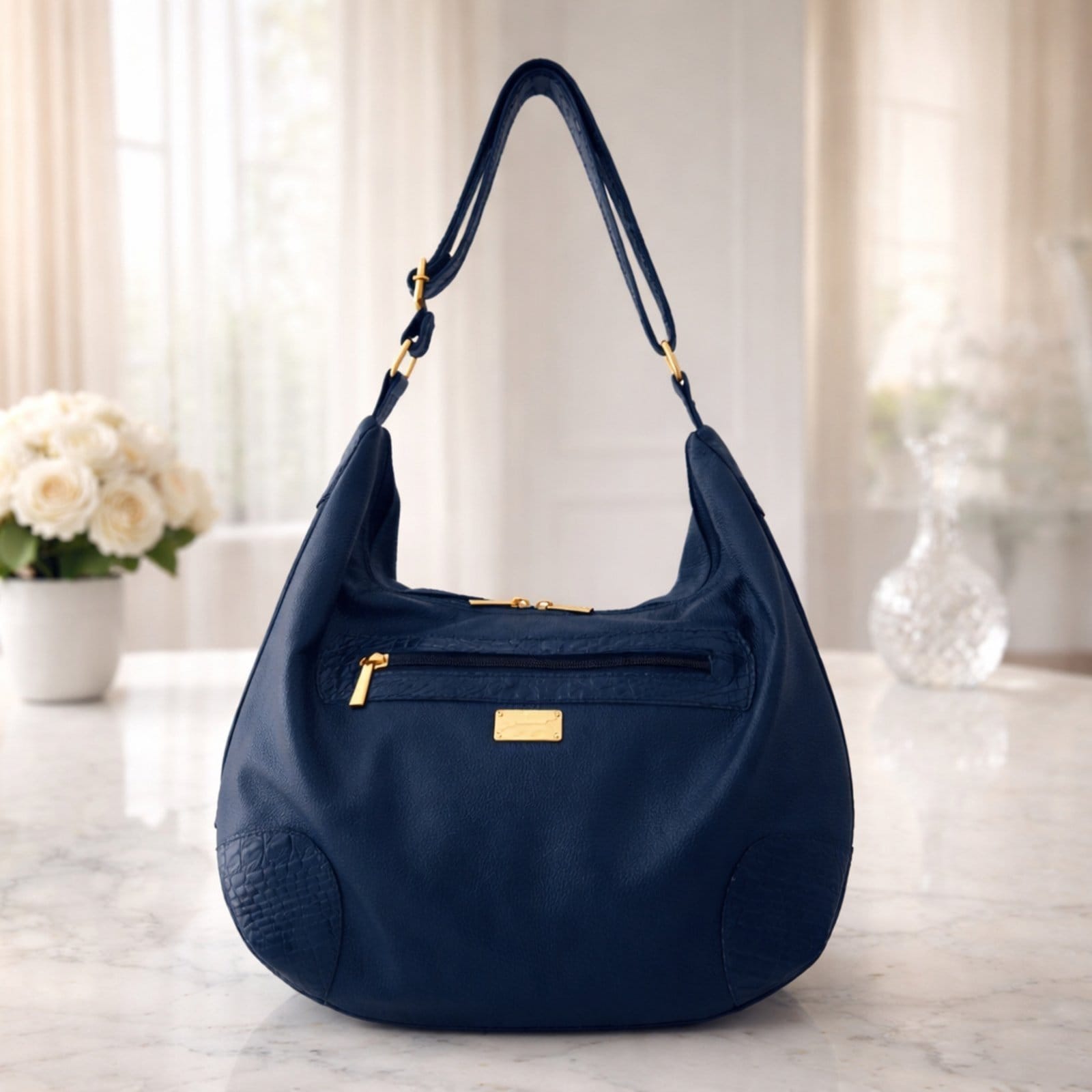 Vista principal Bolsa Saco Meia Lua TopGrife Couro Marinho TopGrife azul marinho