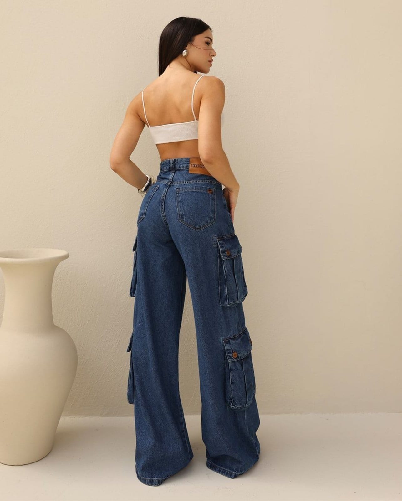 Vista 2 Calça Wide Leg Feminina Relaxed Cargo 24883 Escura Consciência jeans