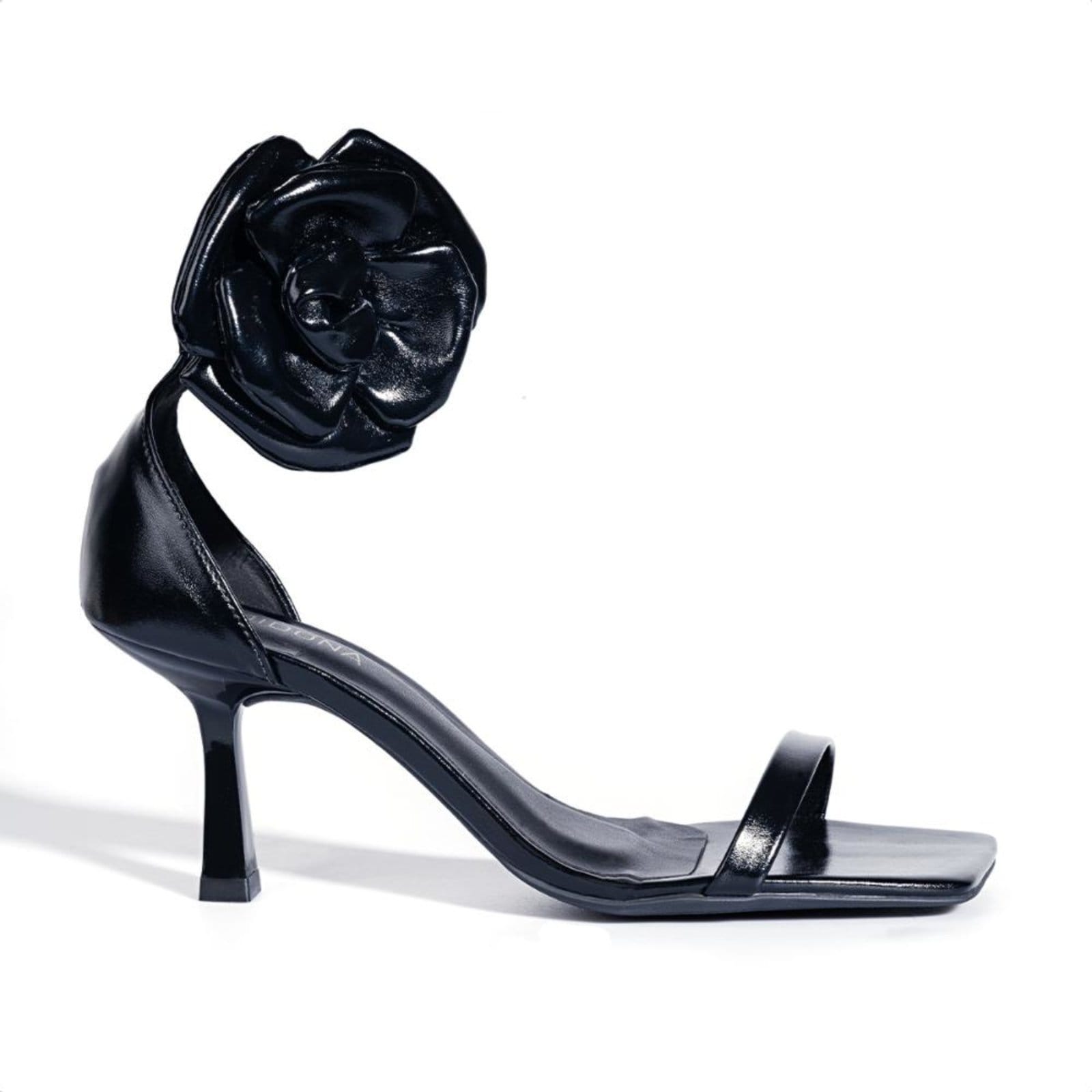 Vista 2 Sandália Feminina Salto Fino Bico Quadrado Enfeite De Flor Preta Domidona preto
