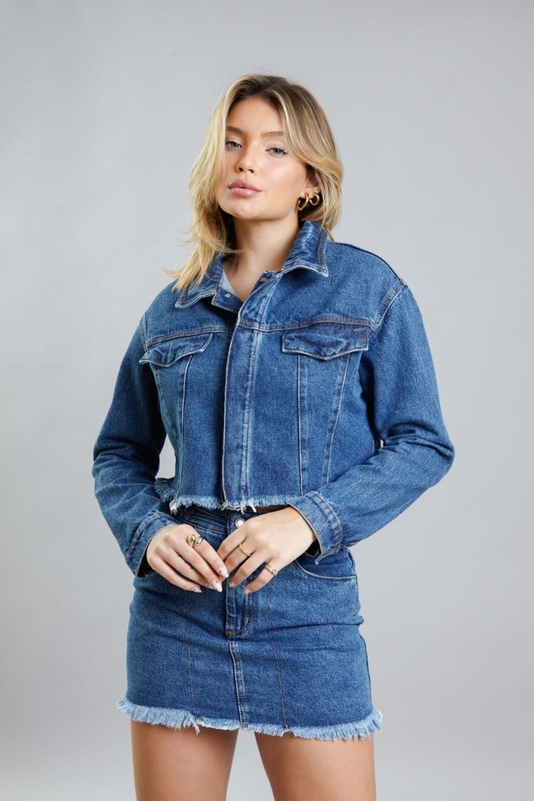 Jaqueta Jeans Cropped Lavagem Média Feminina