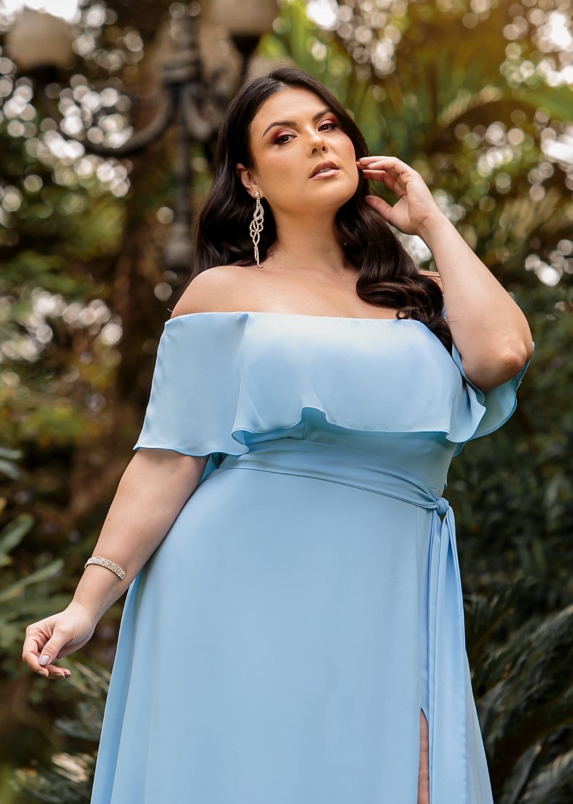 Vestido Longo de Festa Madrinhas Curvy Plus Size Ombro à Ombro com Fenda Dennila Cia do Vestido Serenity