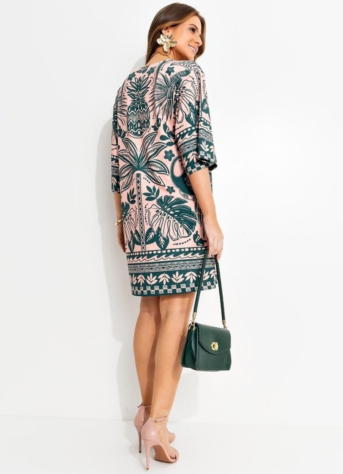 Vista 2 Vestido Feminino Curto E Rosa Em Malha Fria Quintess verde