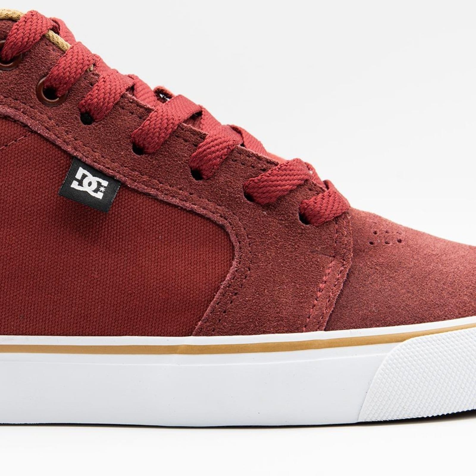 Vista 2 Tênis DC Shoes DC Anvil LA Mid WT24 Wine/Caramel/White DC Shoes marrom white