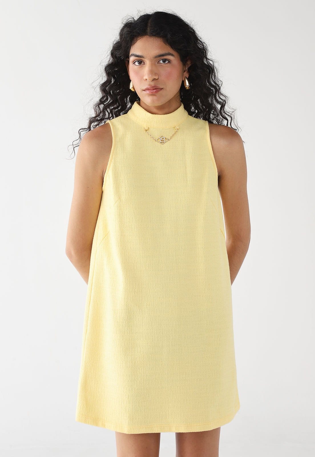 Vestido Feminino Lança Perfume Gola Alta