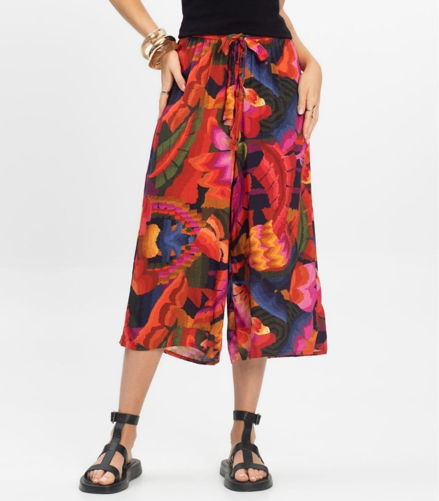 Vista 2 Calça Pantacourt Infinita Cor INFINITA COR vermelho