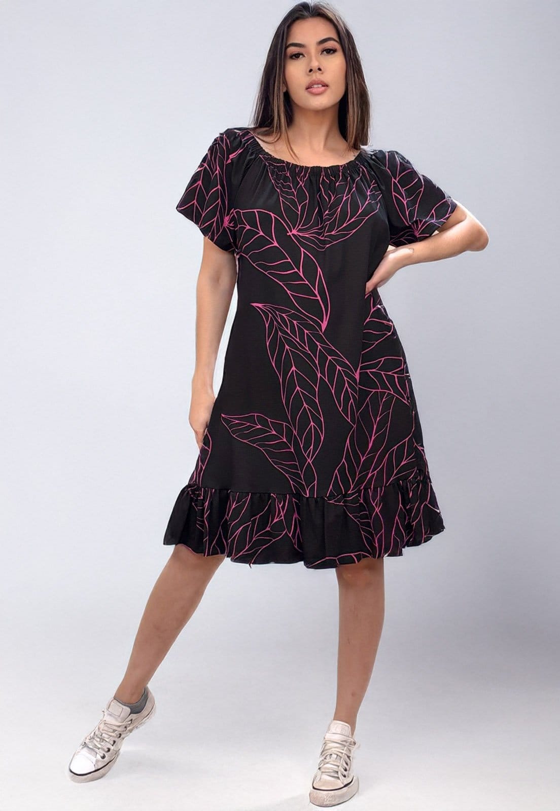 Vista 2 Vestido Curto Cabafree Malha Mullet Ombro a Ombro Amplo Estampa Antúrios Lilas Cabanafree lilás