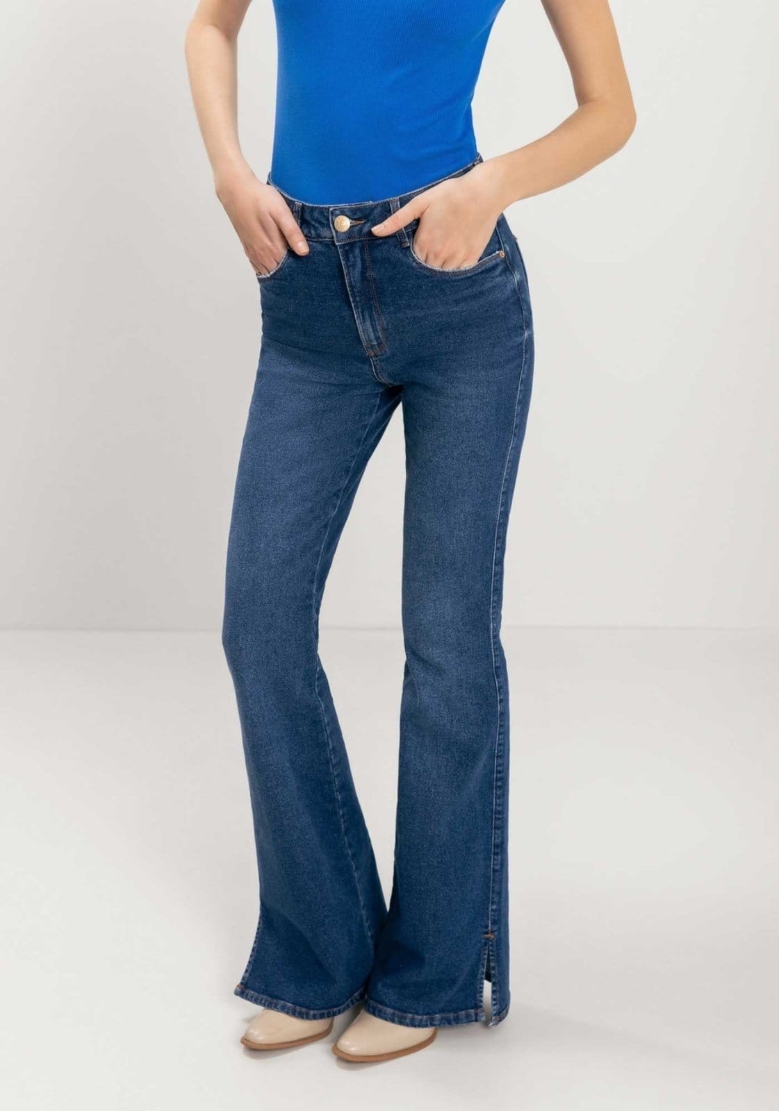 Vista 2 Calça Jeans Boot Cut Com Elastano E Cintura Alta Lez a Lez azul