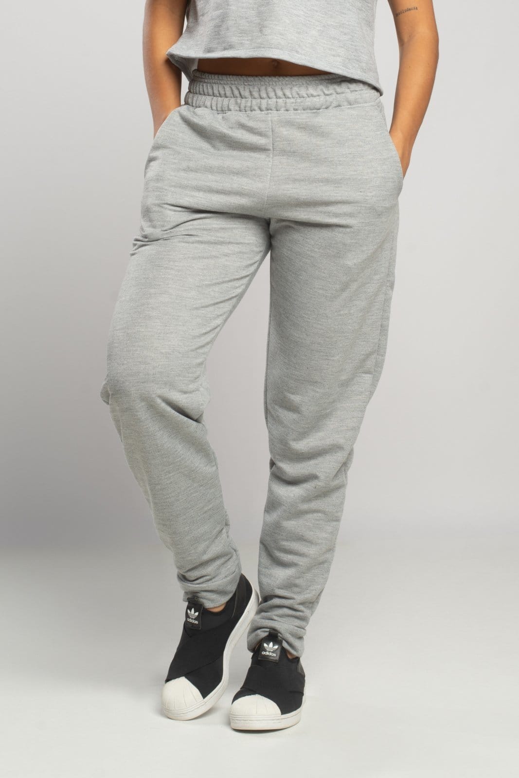 Calça Jogger Vicbela Bolso Interno Moletinho Cintura Alta