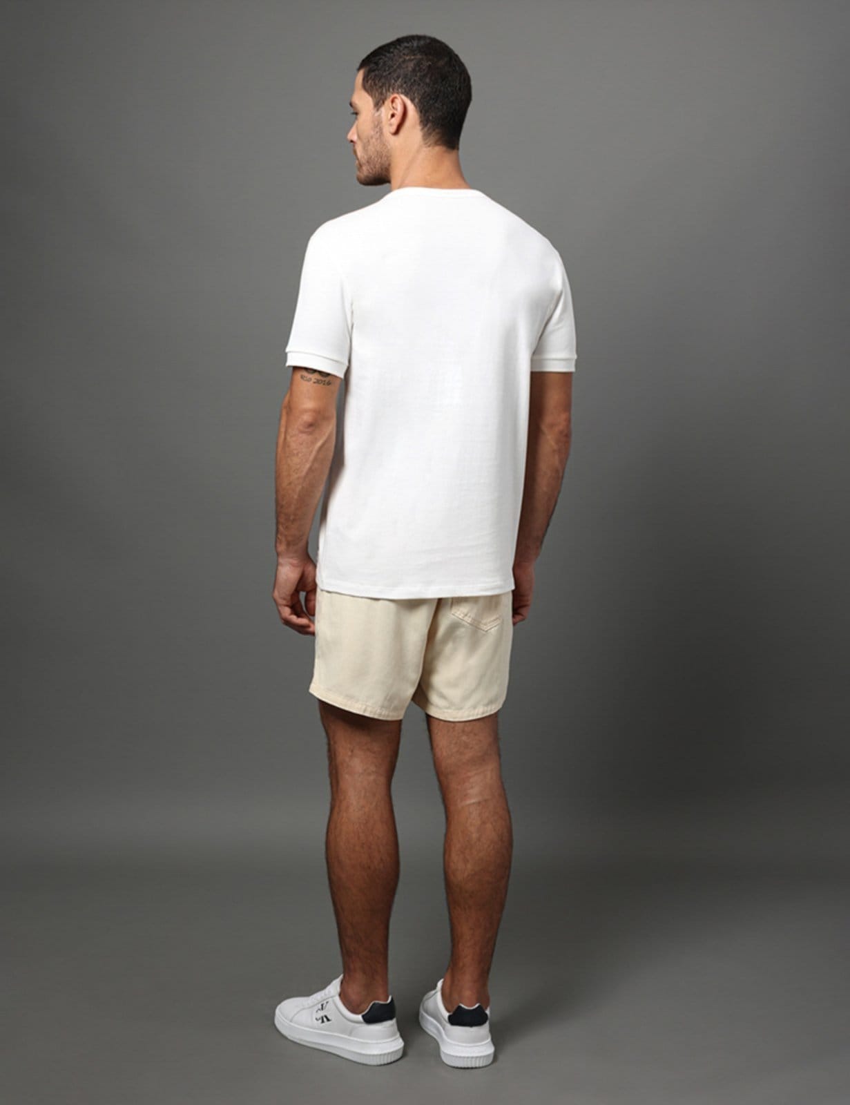 Vista 2 Polo Masculina Gola Portuguesa Calvin Klein Jeans - Off White Calvin Klein Jeans off-white white