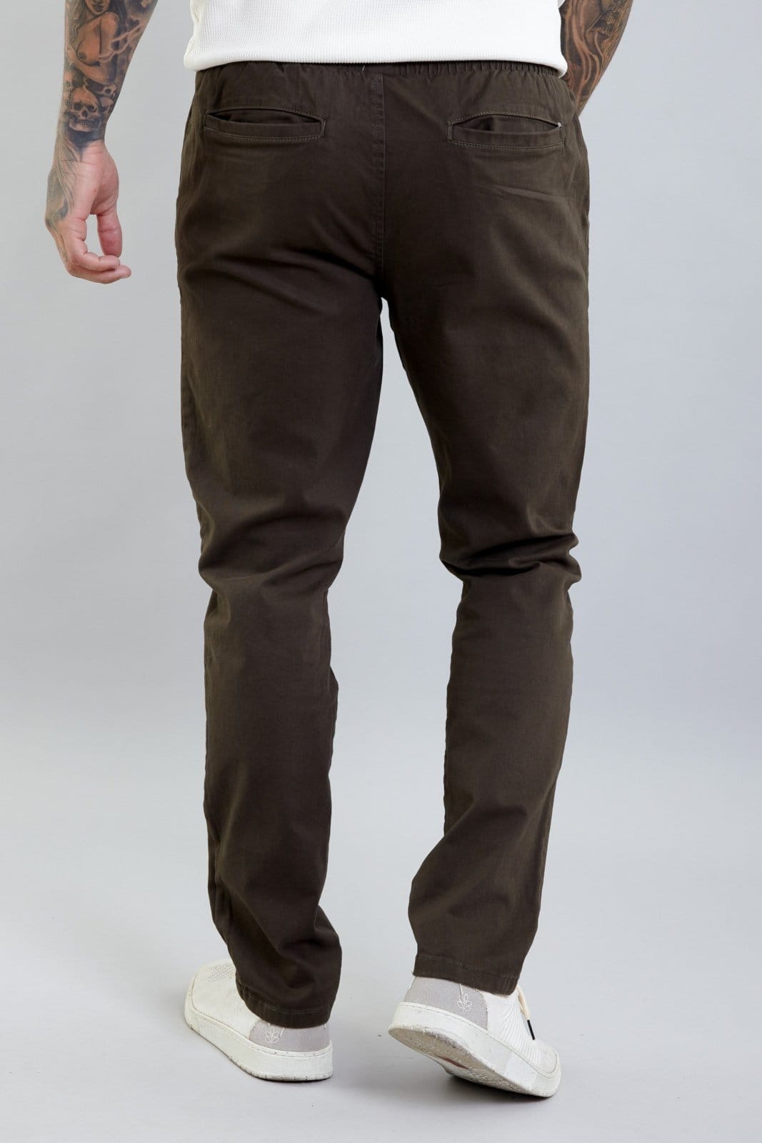 Vista 2 Calça Jogger Masculina de Sarja Slim Fit Conforto e Estilo VHF VARIEDADES verde