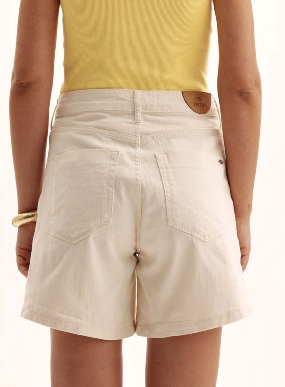 Vista 2 Bermuda Feminina Sarja - Maite Triton Off Shell Triton branco