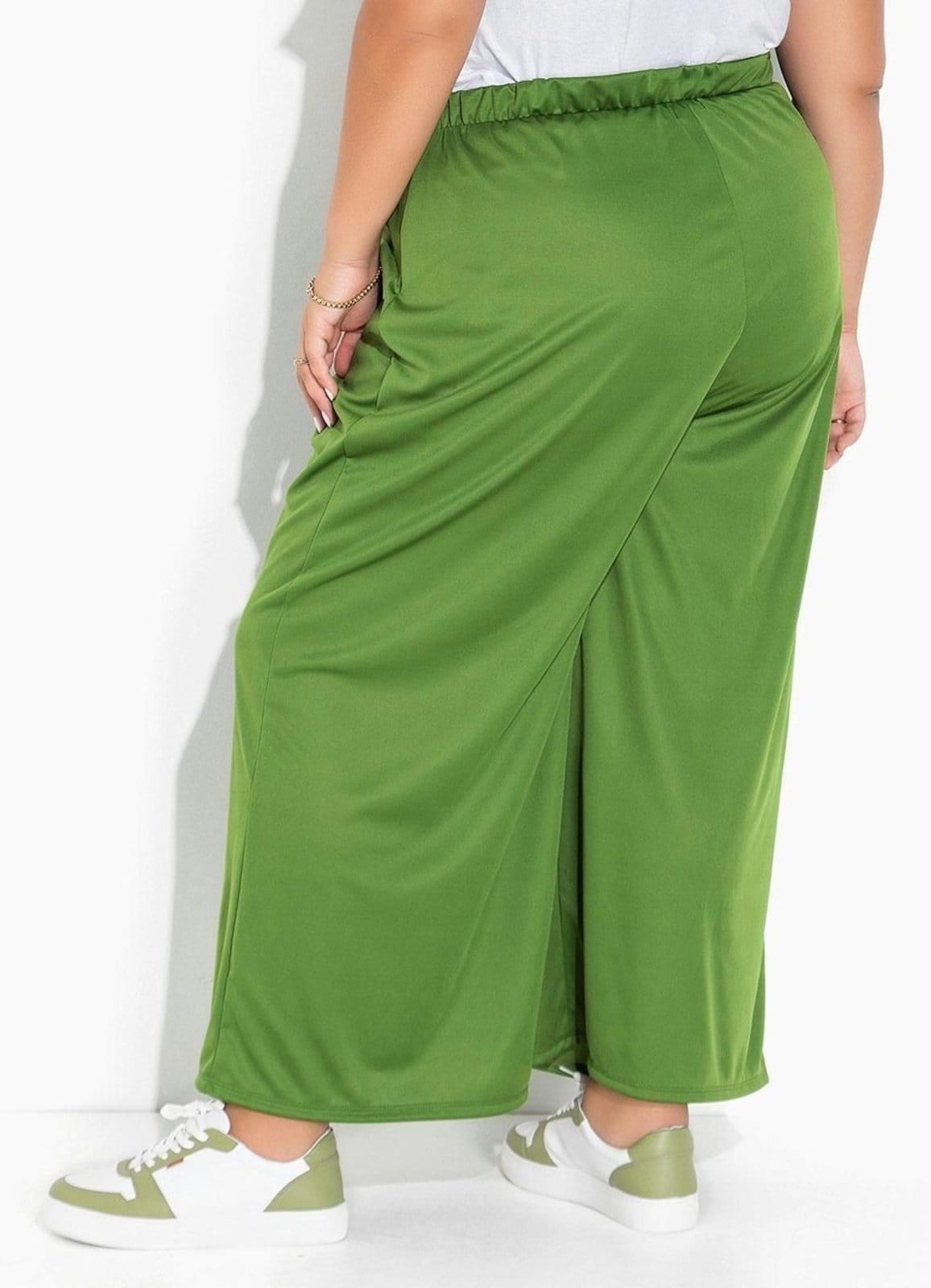 Vista 2 Calça Wide Leg Com Elástico Plus Size Marguerite verde