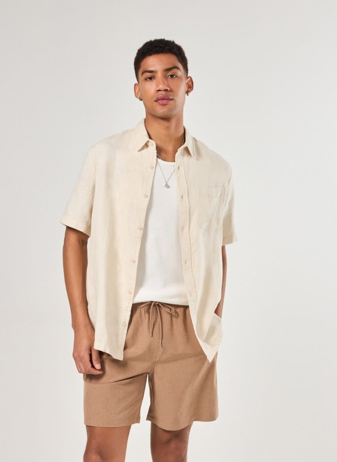 Camisa Areia Bolso Frontal