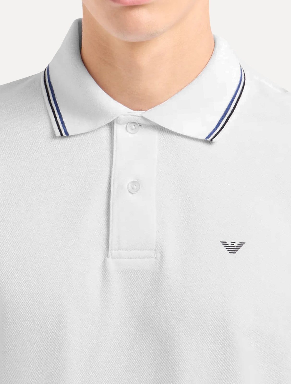 Vista 2 Polo Empório Armani Masculina Essential Friso Branca Emporio Armani branco