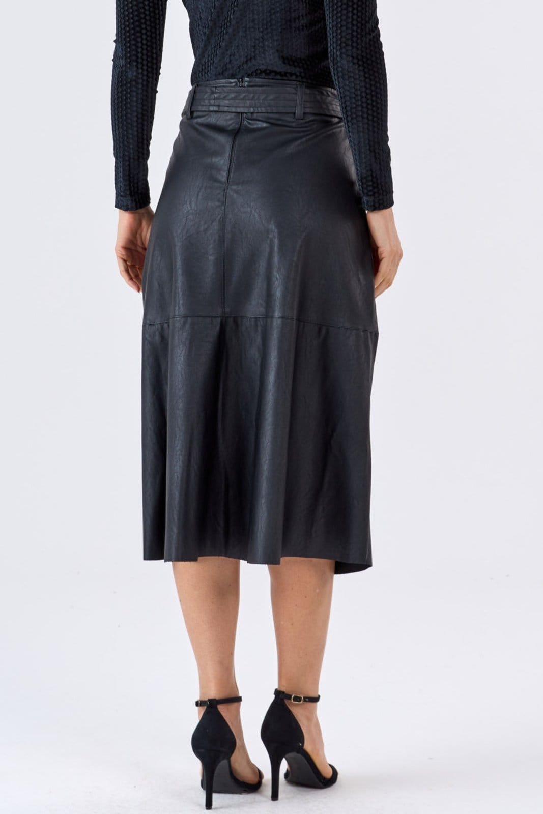 Vista principal Saia Midi Evase PKS Preta PKS preto