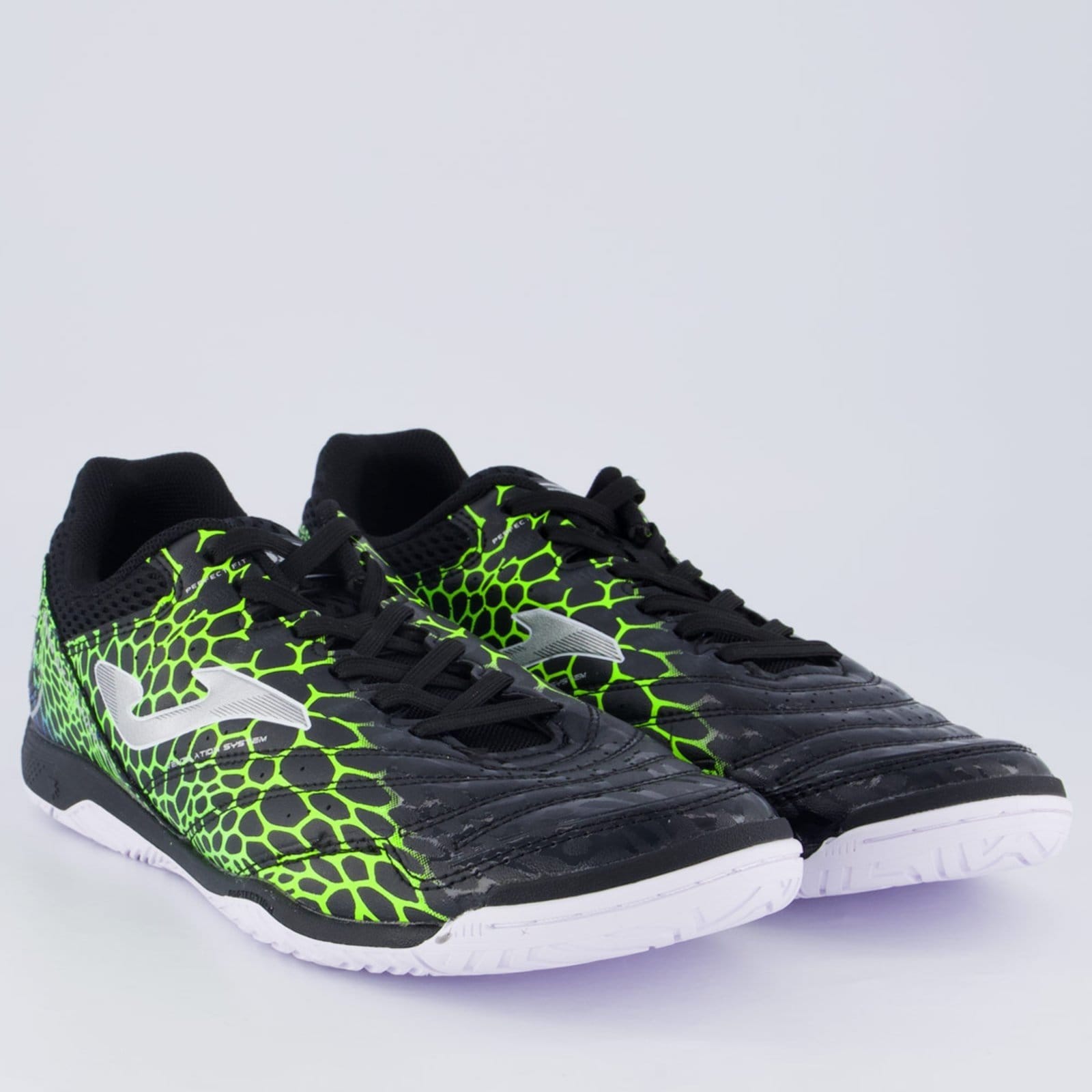 Vista 2 Chuteira Joma Maxima Futsal Preta Amarela e Verde Joma preto verde