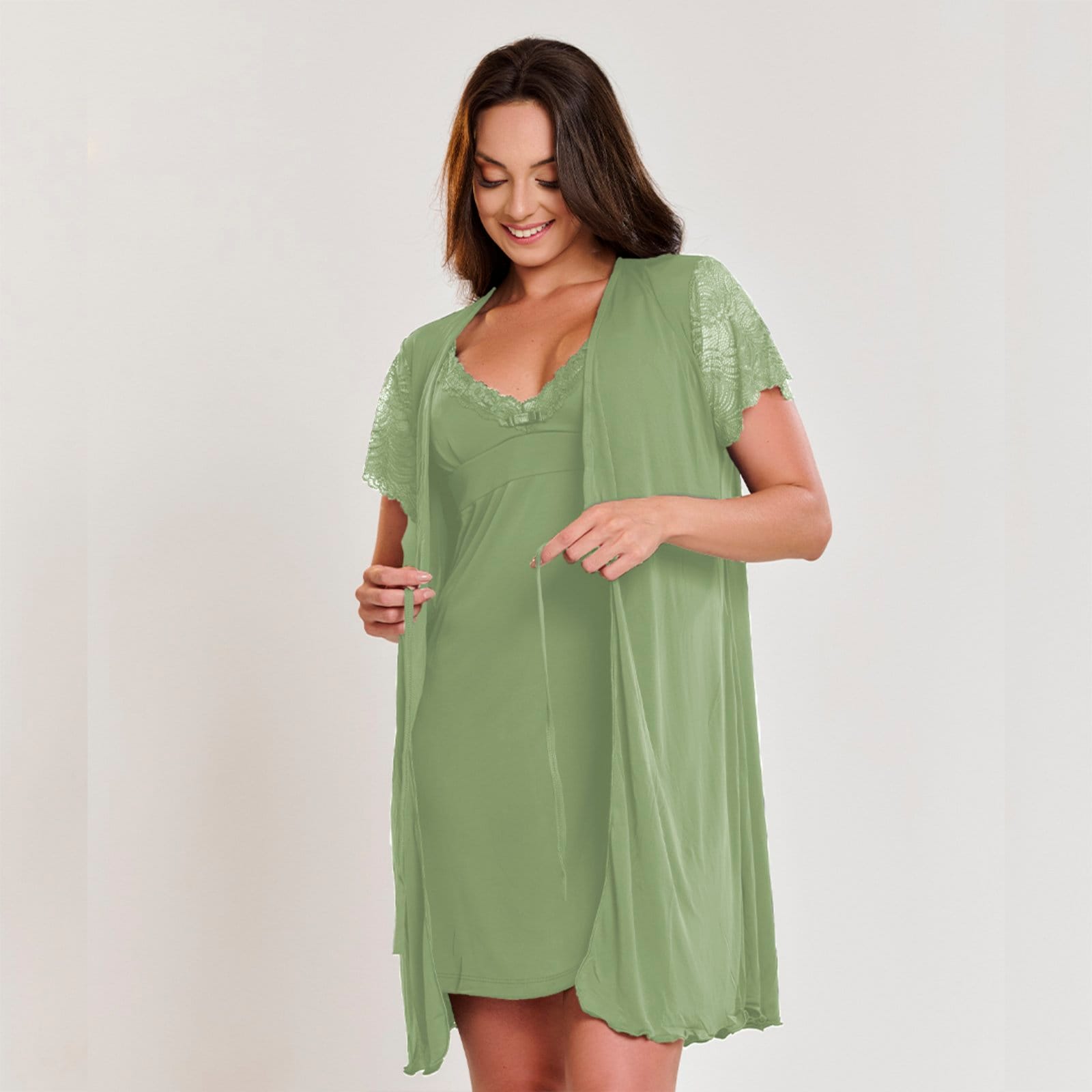 Vista 2 Kit Camisola de Amamentação Gabi Lingerie Conforto + Robe Microfibra Detalhada em Renda com Laço Menta Gabi Lingerie verde