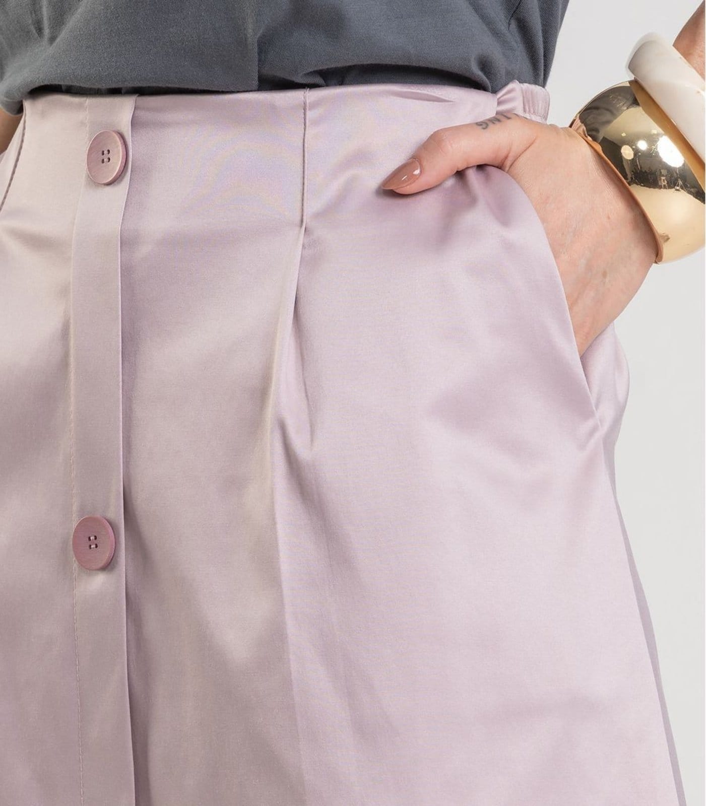 Vista 2 Saia Midi em Tecido Plano Dianna Dianna cinza