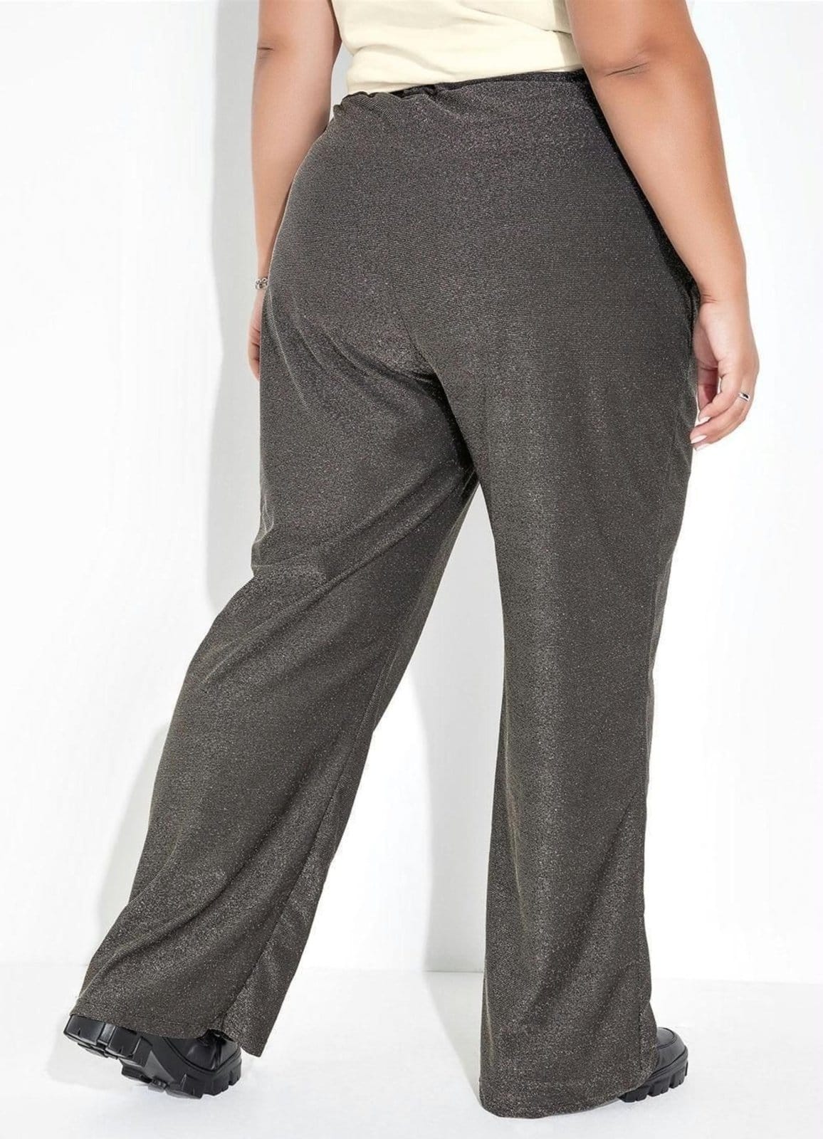 Vista 2 Calça Wide Leg Com Brilho Plus Size Marguerite prata