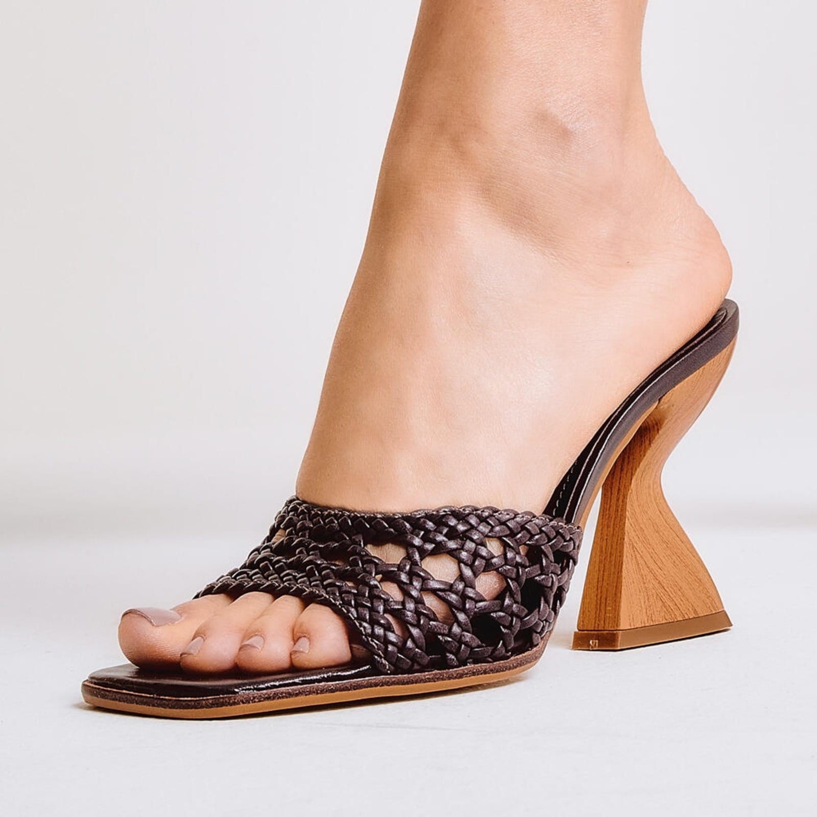 Vista 2 Tamanco Couro Salto Alto Cecconello 2718006-3 Cecconello marrom