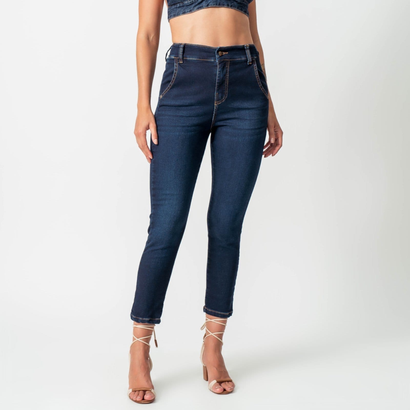 Calça Capri Jeans Confort Cintura Alta Bolso-Faca