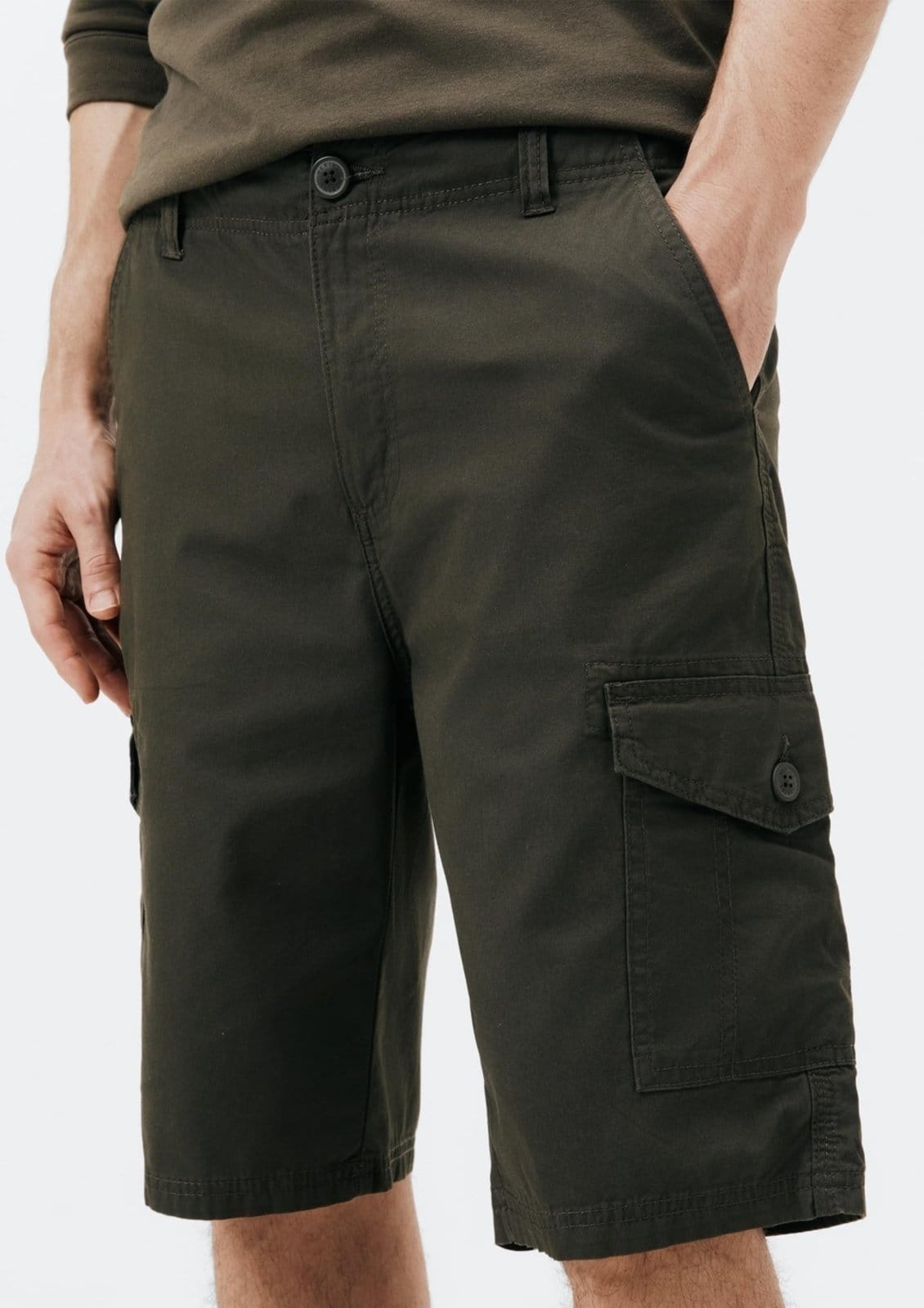 Vista 2 Bermuda Básica Masculina Cargo Em Sarja Hering verde militar