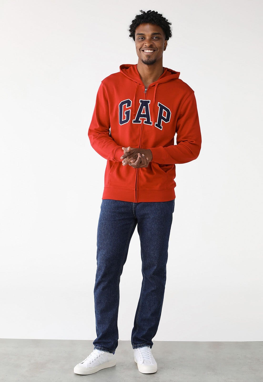 Vista 2 Blusa de Moletinho Aberta GAP com Capuz Vermelha GAP vermelho