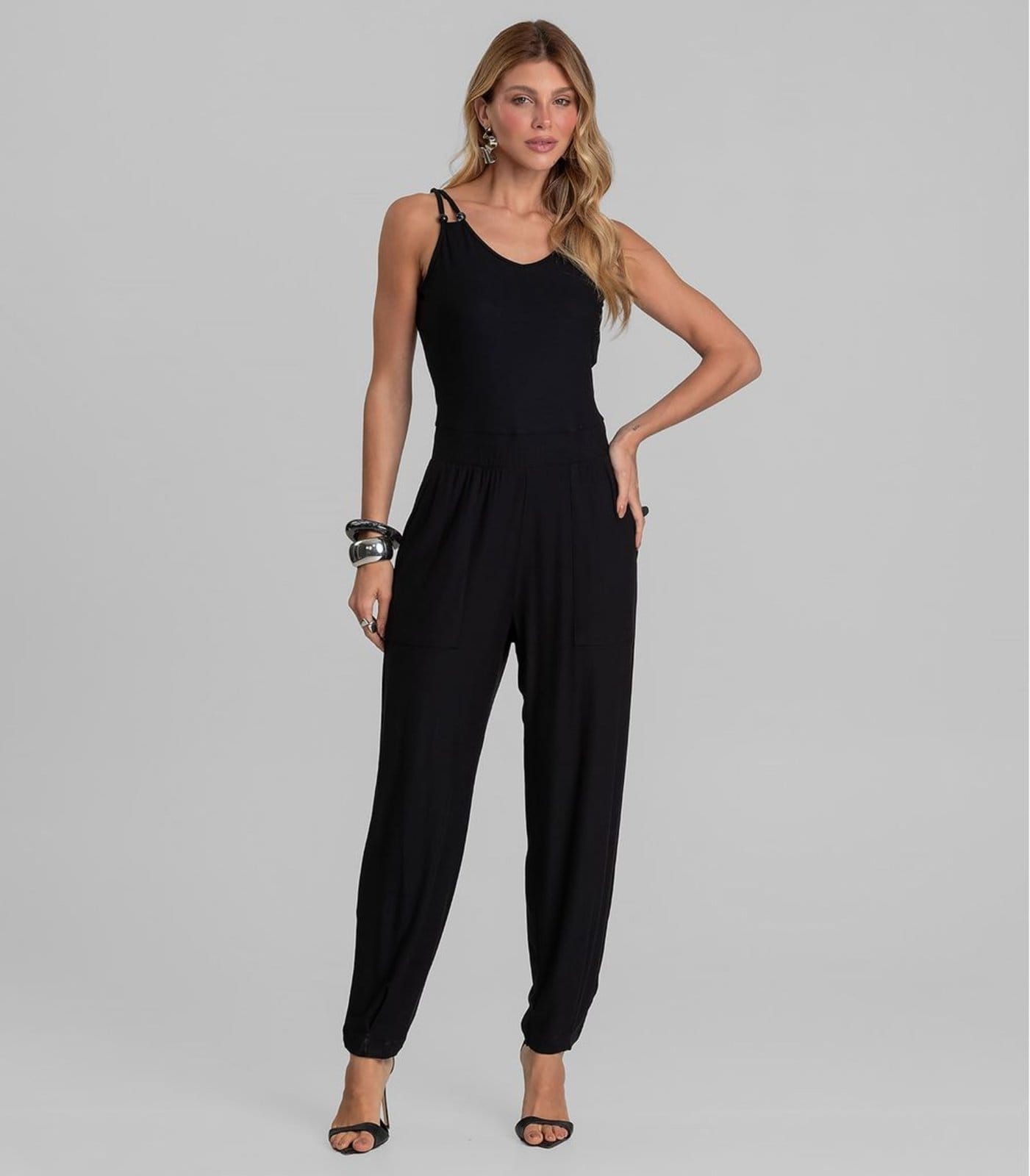 Macacão Feminino Decote em V Dianna