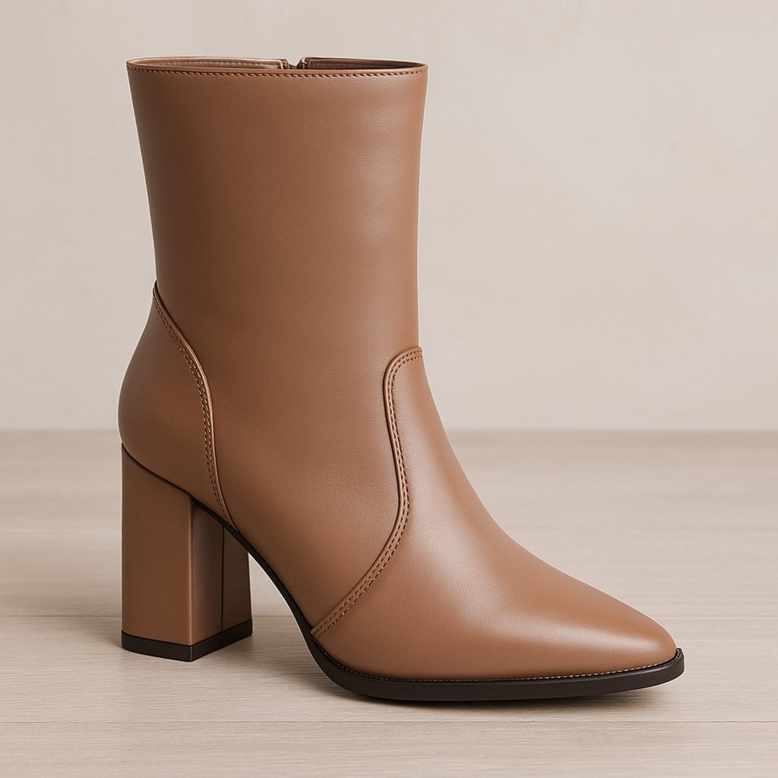 Bota Cano Médio Couro Salto Bloco Bico Fino Estilo Clean Moda