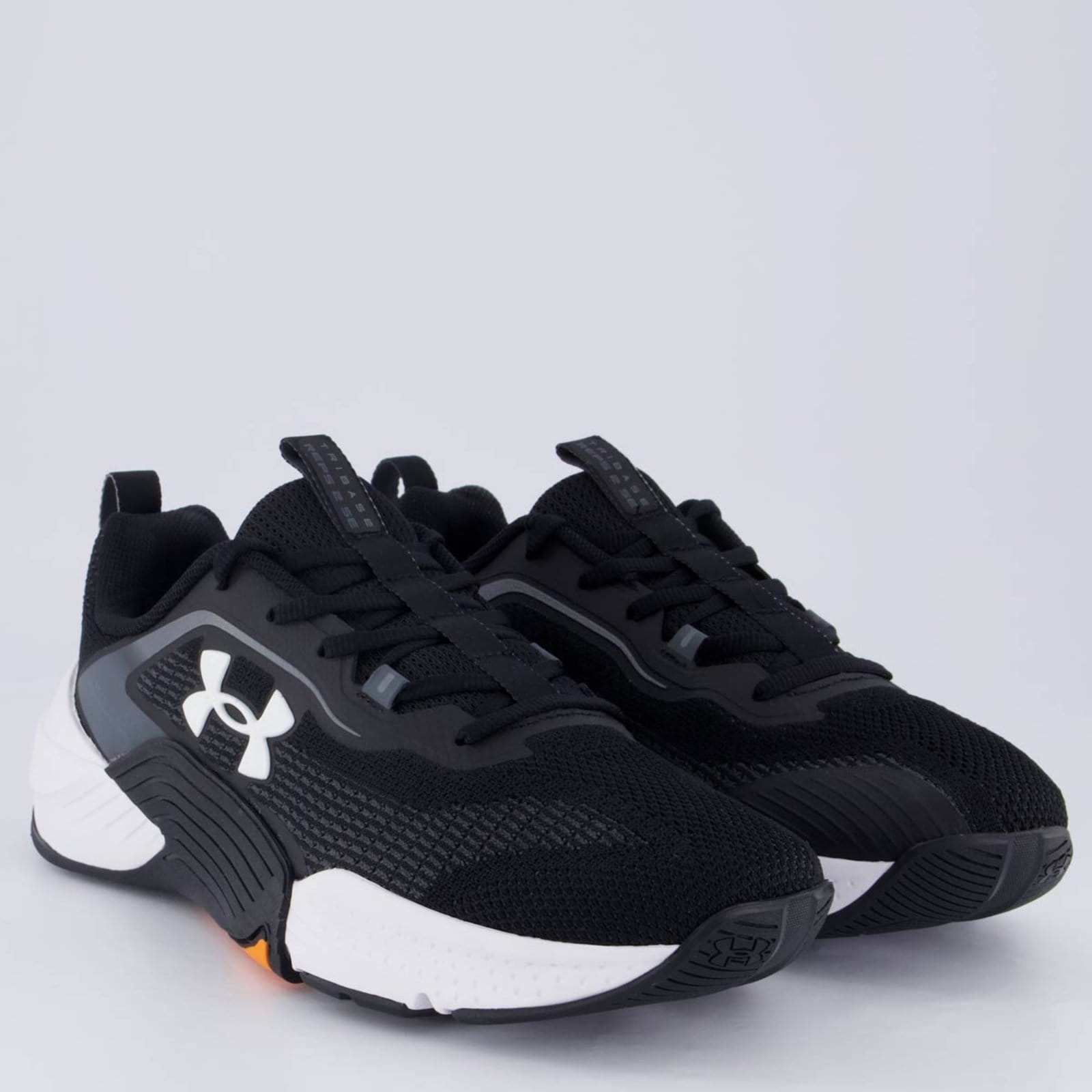 Vista 2 Tênis Under Armour Tribase Reps 2 SE e Branco Under Armour preto