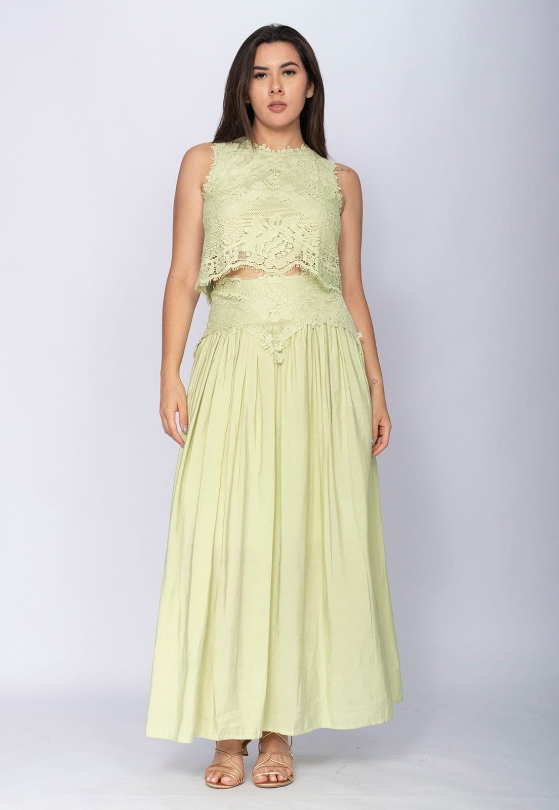 Conjunto Amazonia Vital de Saia e Croped Essência da Mata Renda Capim-Claro