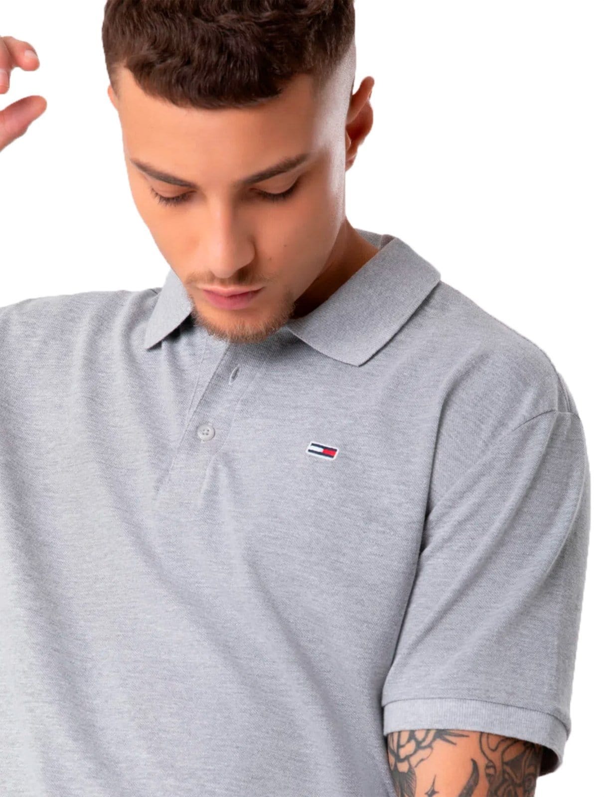 Vista 2 Polo Tommy Jeans Masculina Regular Original Fine Piquet Mescla Tommy Jeans cinza