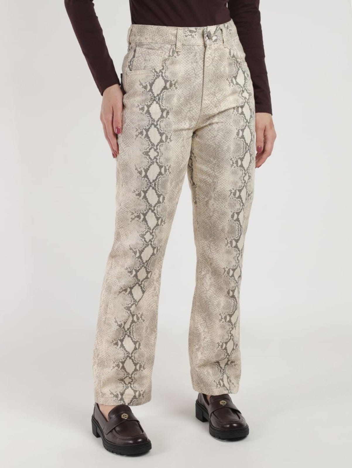 Vista 2 Calça Sarja Reta Estampada Feminina AREIA Autentique amarelo