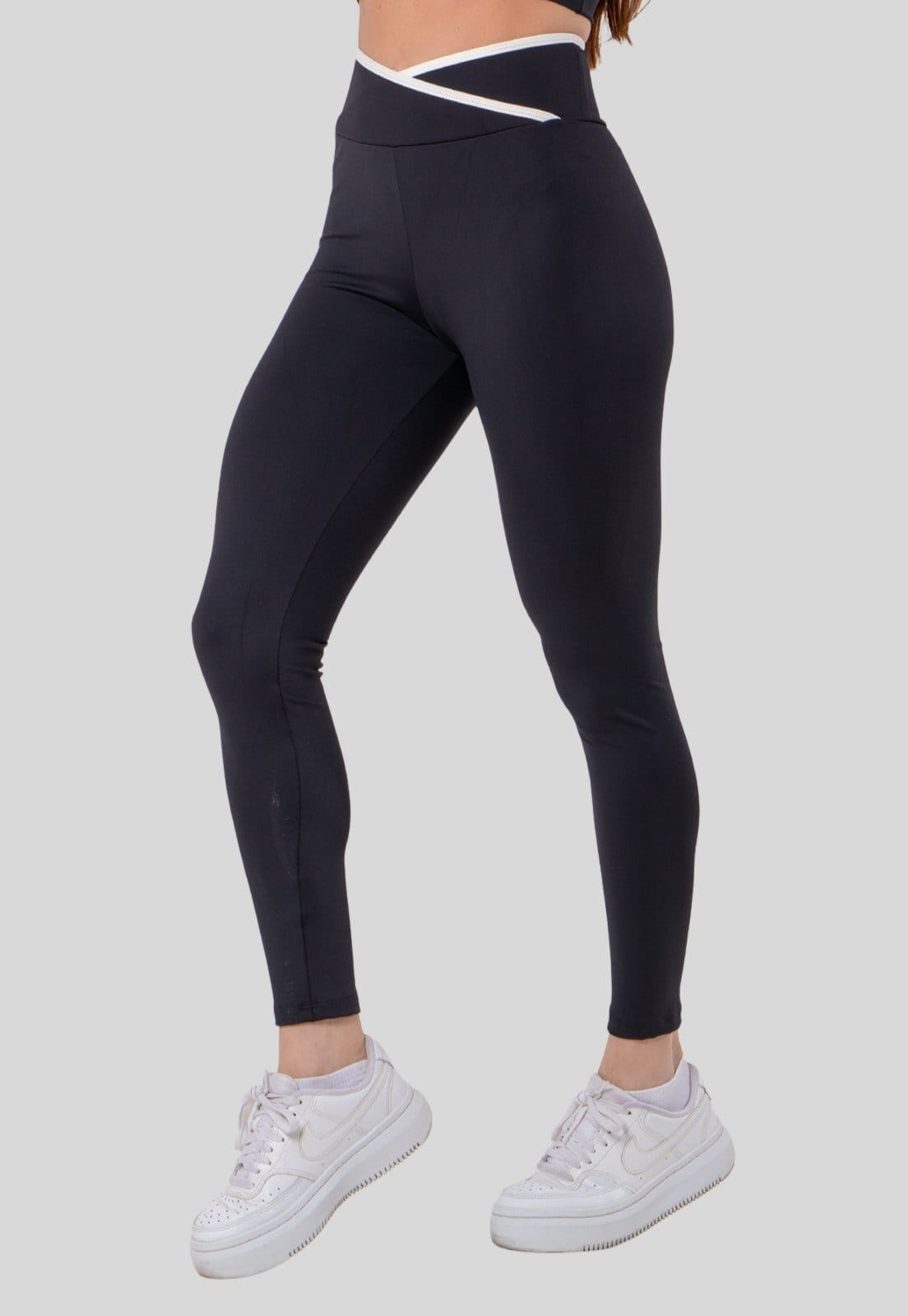 Vista 2 Calça Legging Feminina Poliamida Cós Cruzado Detalhe Off White Zero Transparência Diluxo preto white