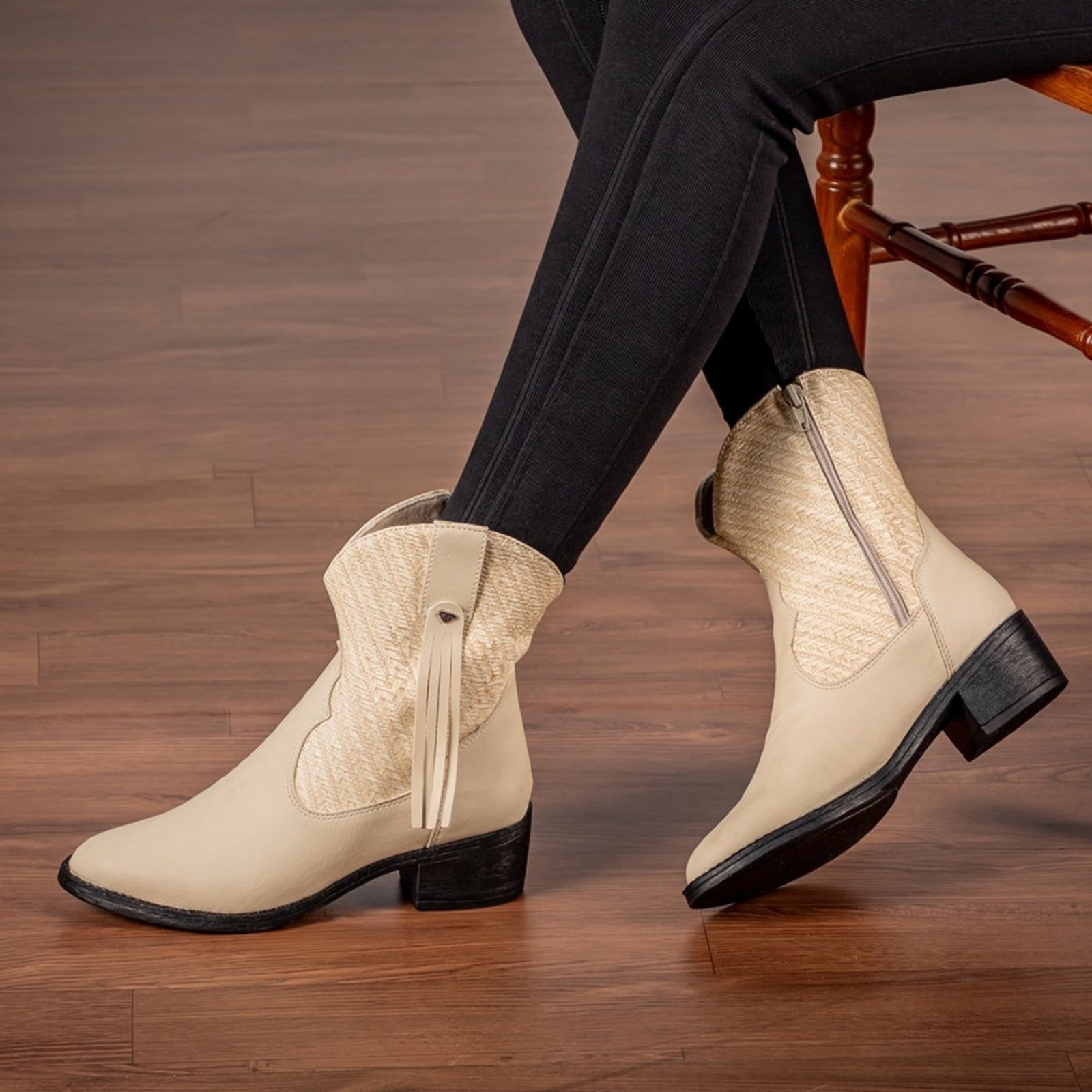 Bota Country Western Com Franja Ultra conforto Feminina IZA Texana Leve Macia Blogueira GuGi 218-GG - Marfim