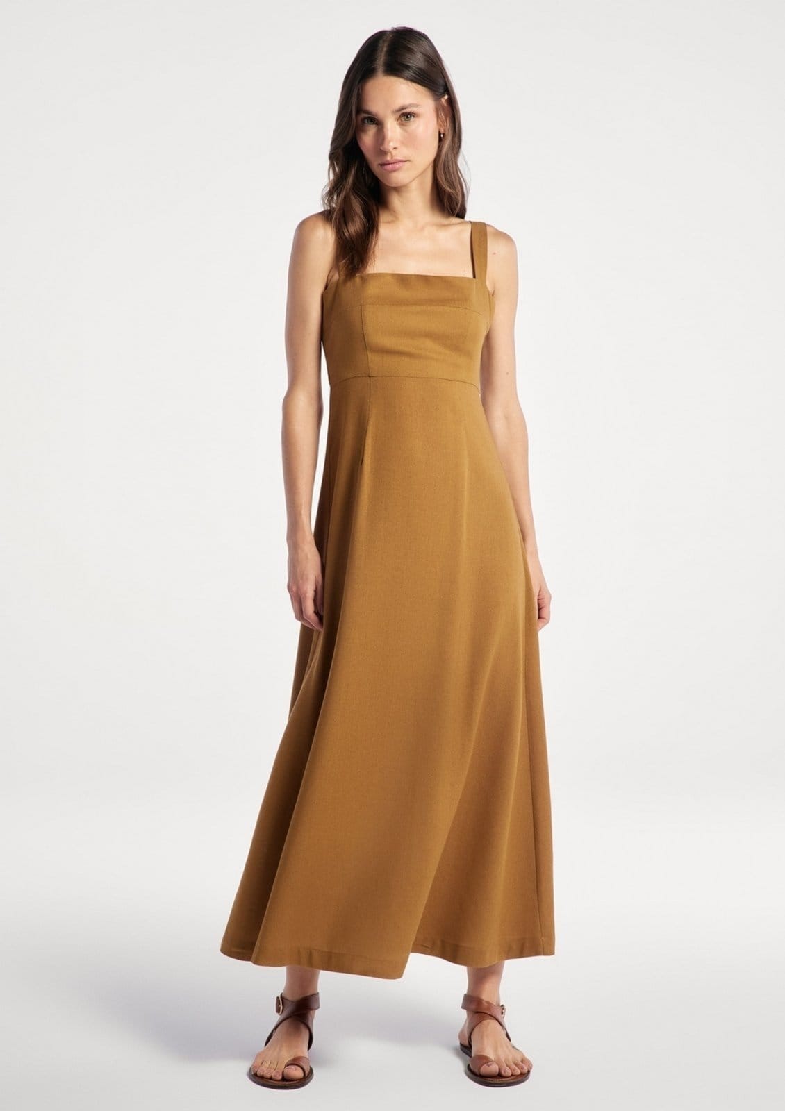 Vestido Midi Evasê Alças Médias Rústico Com Linho