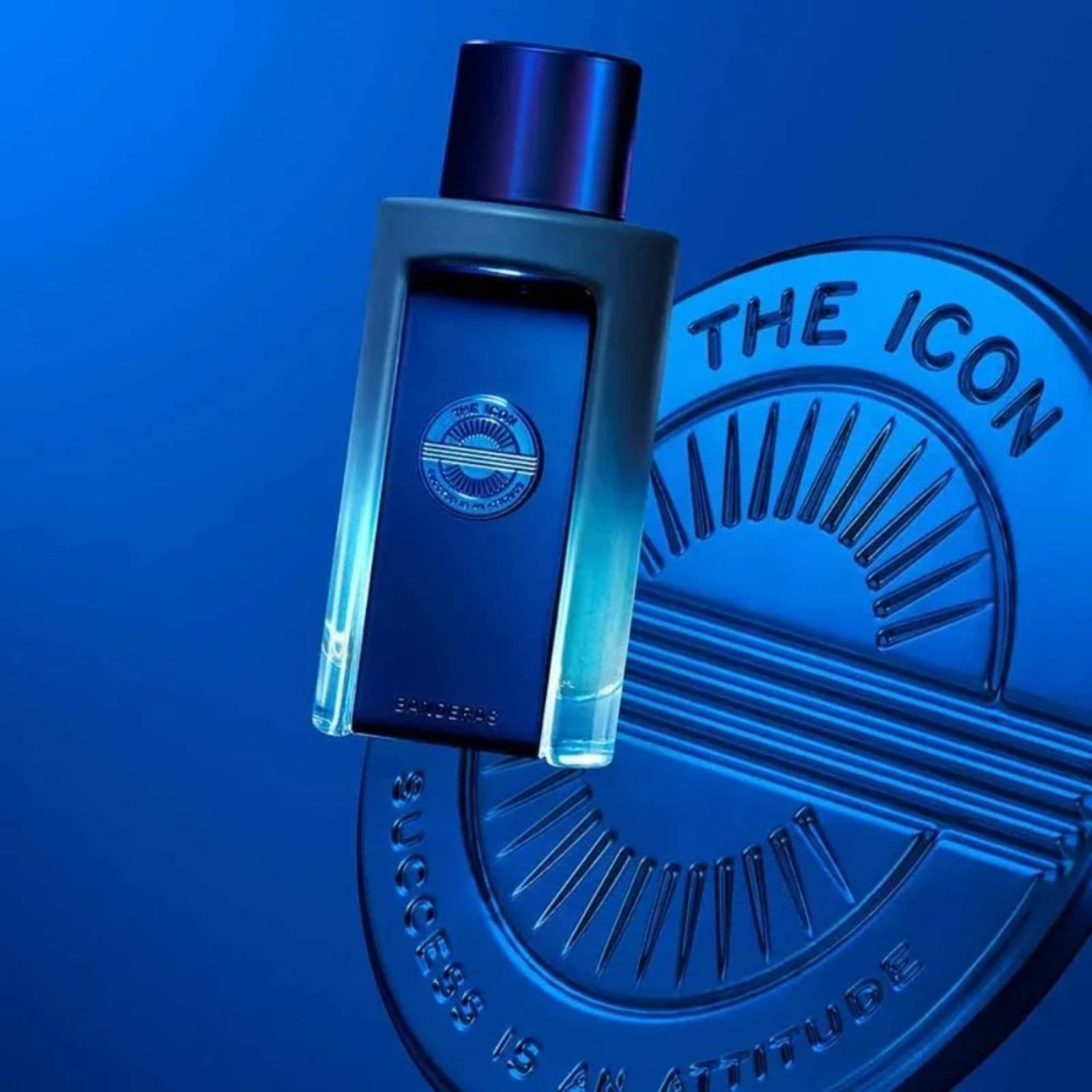 Vista 2 Perfume The Icon Supreme Eau de Parfum Intense Banderas Masculino Antonio Banderas azul