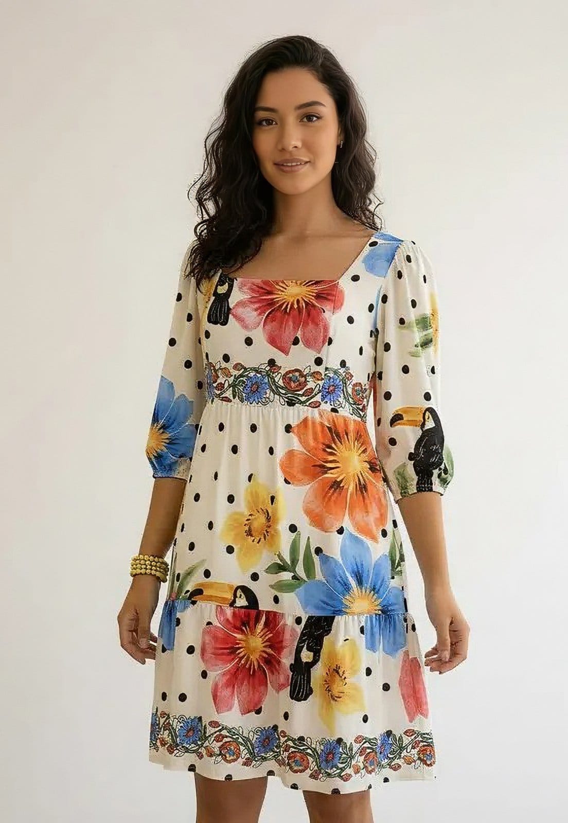 Vista 2 Vestido CabanaFree Curto Manga 3/4 Estampa Jardim do Tucano Cabanafree estampado/off-white