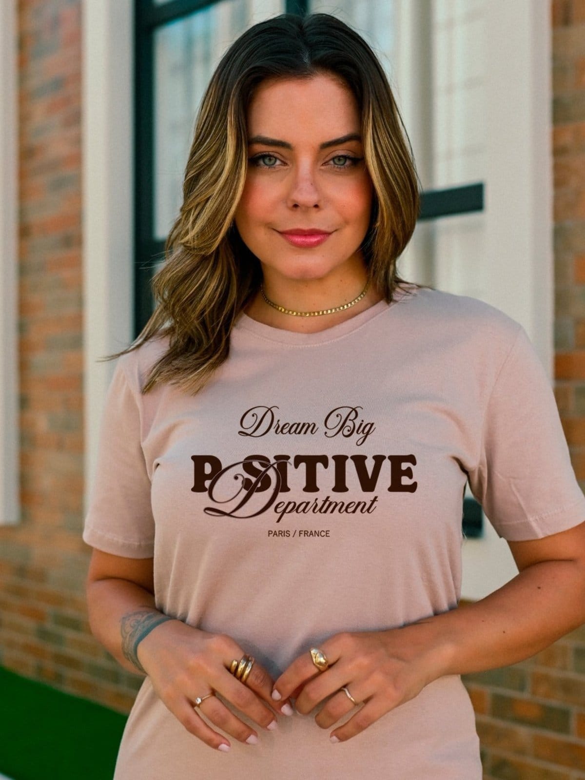 Vista 2 Camiseta Feminina Cianitas Chocolate Estampa Dream Big Cianitas marrom