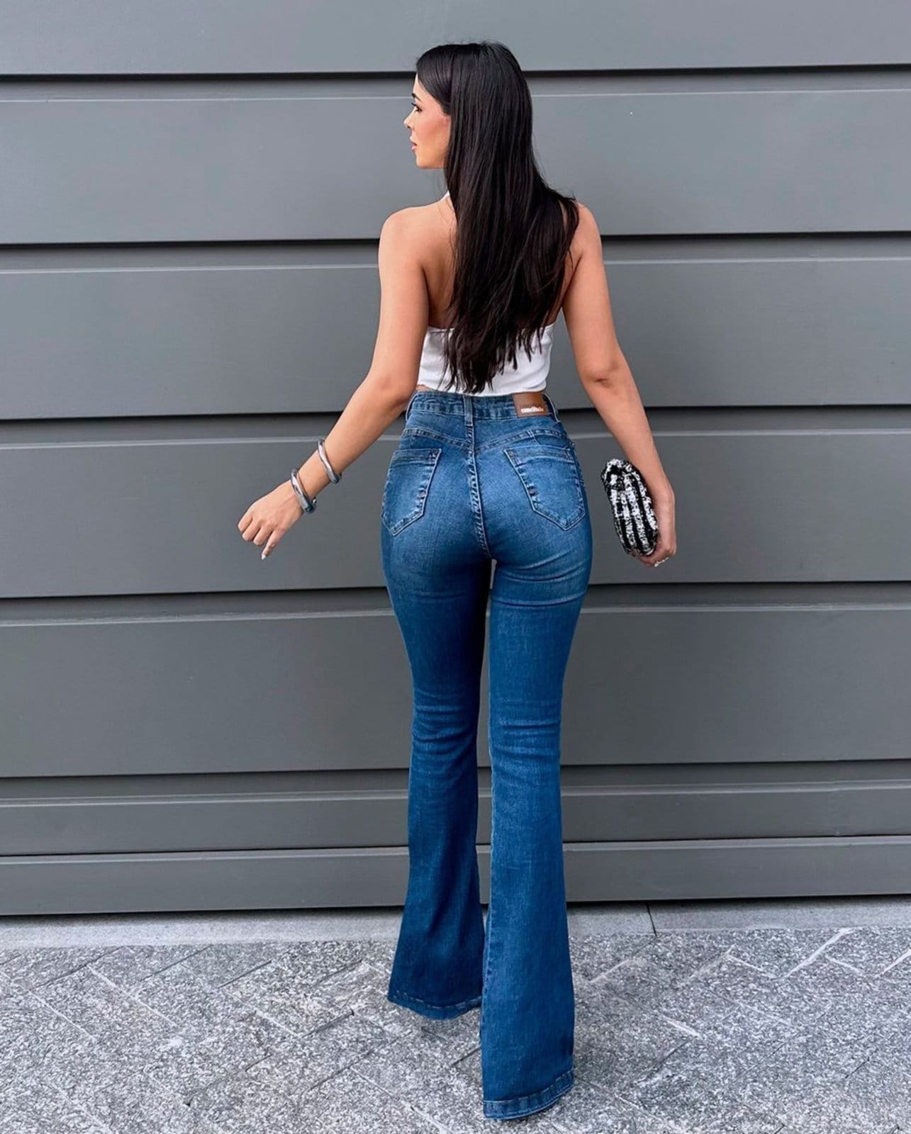 Vista 2 Calça Flare Feminina Cintura Alta 25150 Sky Escuro Consciência jeans