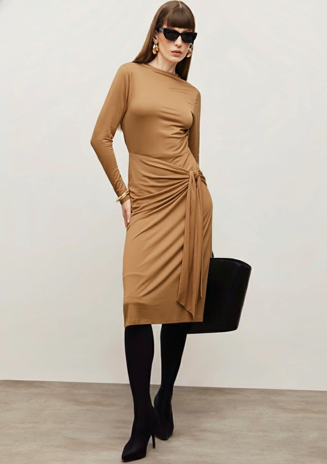 Vestido Iódice Ajustado Gola Alta Manga Longa Midi