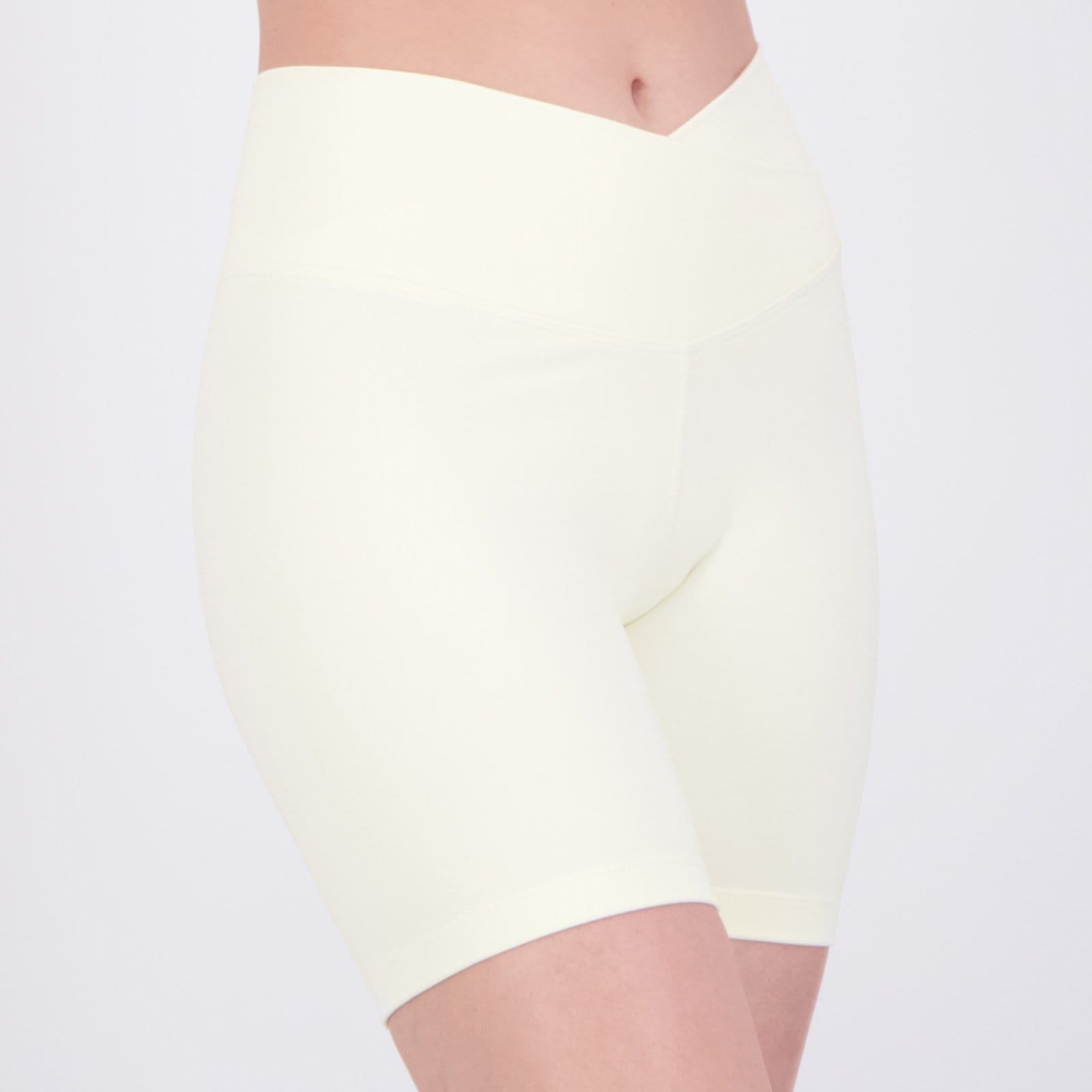 Vista 2 Bermuda Fila Touch Gym Feminina Off White Fila branco white