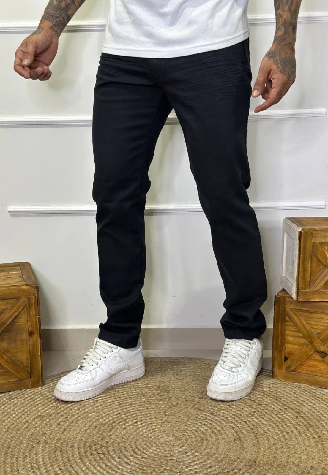 Calça Masculina de Sarja Alfaiatada Skinny com Elastano Preta