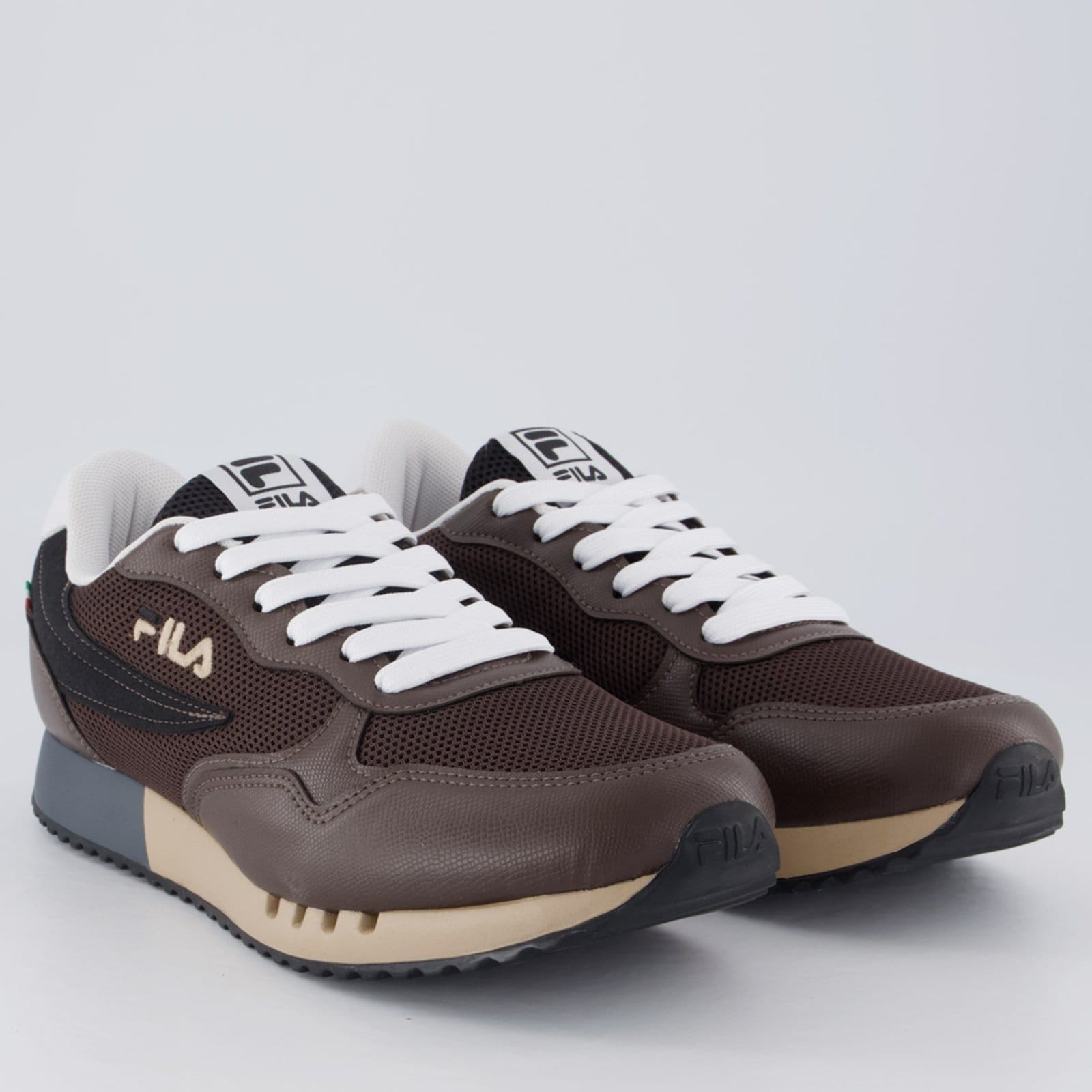 Vista 2 Tênis Fila Euro Jogger Sport II e Branco Fila marrom