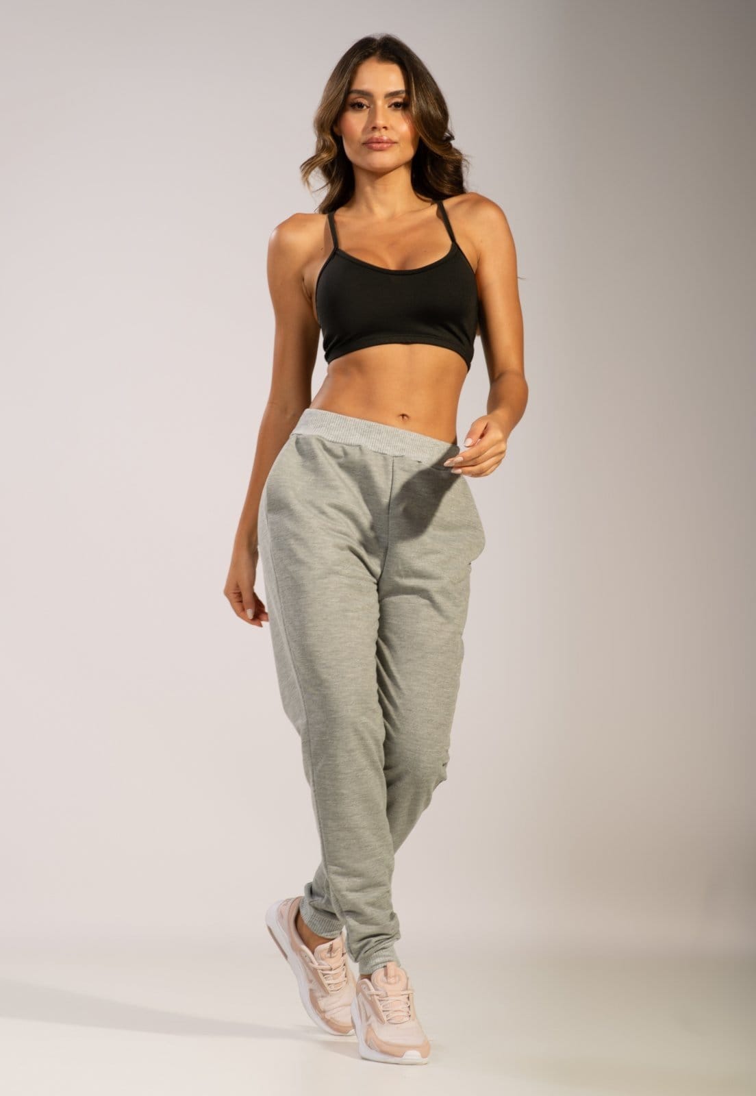 Vista principal Calça Moletinho Jogger Com Elástico e Bolsos VEKYO cinza