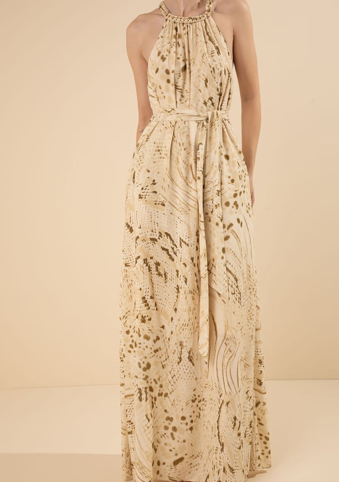 Vista 2 Vestido Morena Rosa Solto Decote V Sem Manga Longo Estampado Morena Rosa estampado rosa