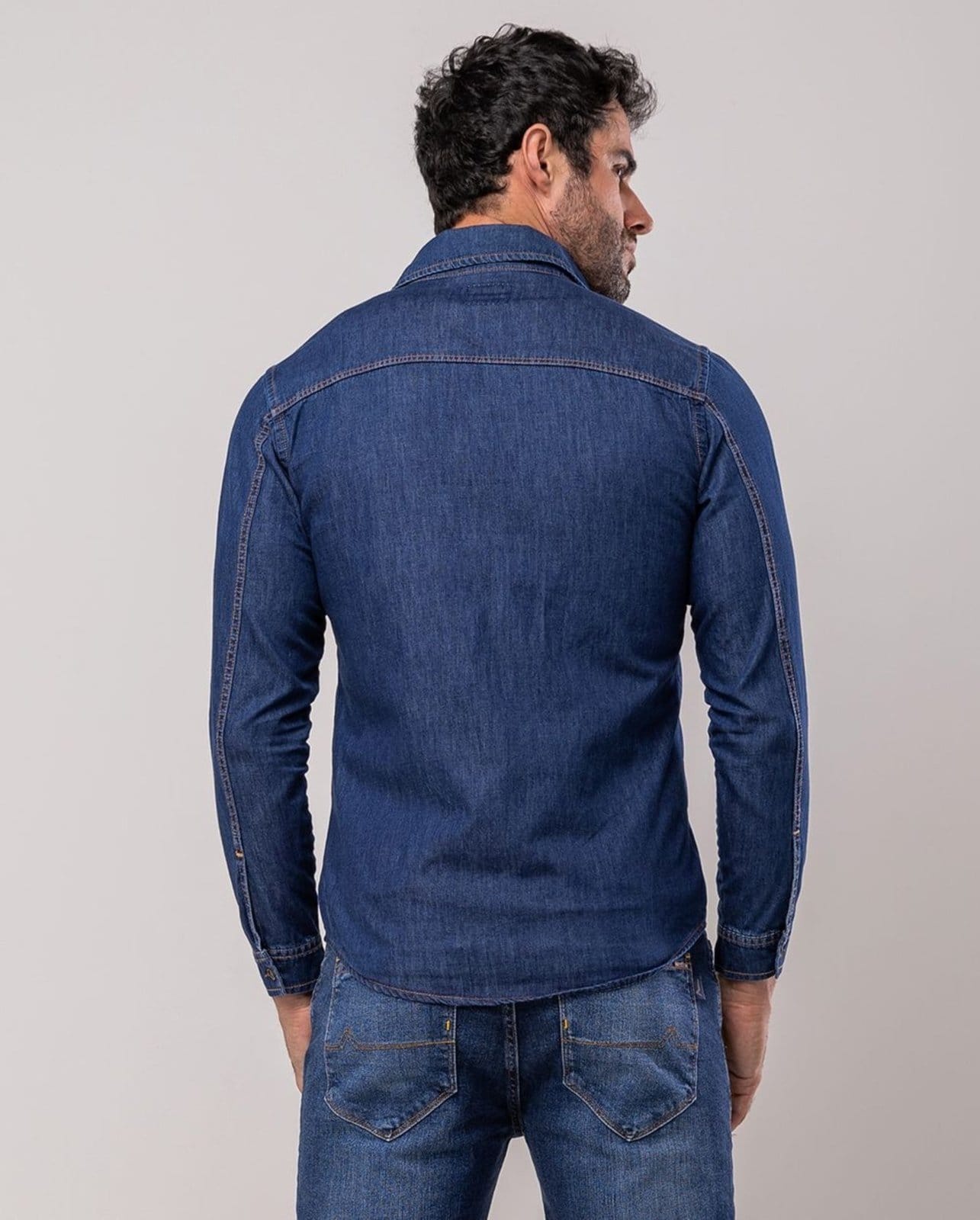 Vista 2 Camisa Masculina com Bolso Chapado 24607 Escura Consciência jeans