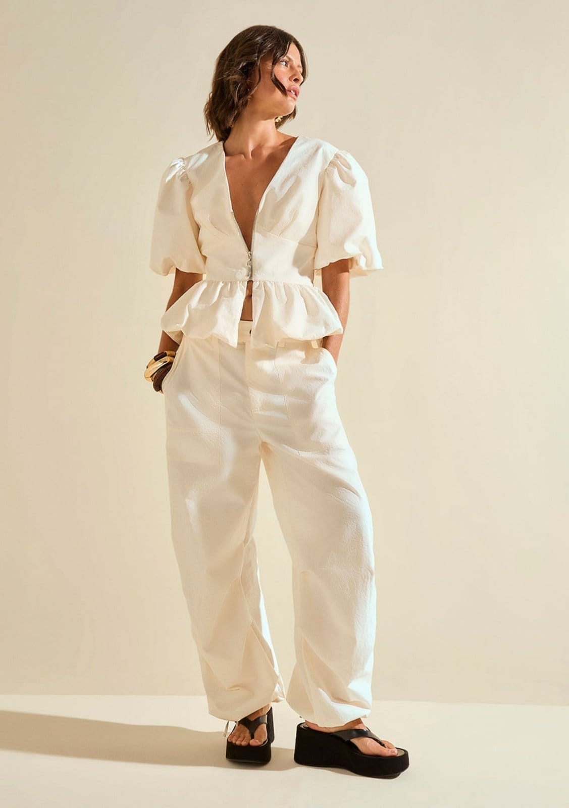 Calça Morena Rosa Cargo Alta Off Off-white